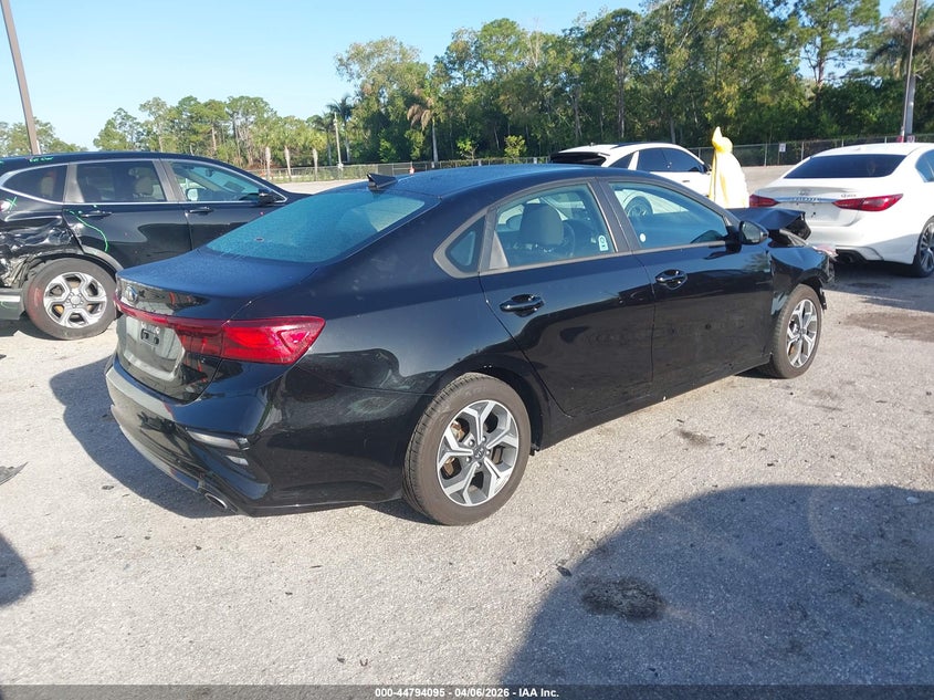 Vin: 3kpf24ad4me325244, lot: 45291361, kia forte lxs 20214