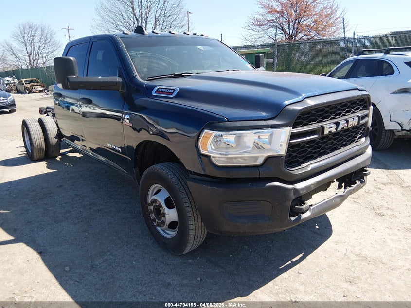 2022 Ram 3500 Chassis Tradesman/Slt/Laramie/Limited