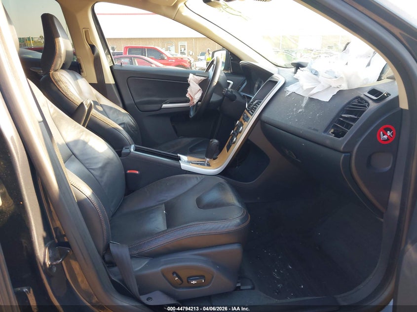 2010 VOLVO XC60 auction photo 5