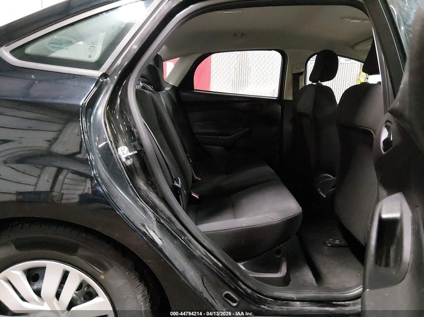 1FADP3E29GL397814 2016 Ford Focus 2.0 S black