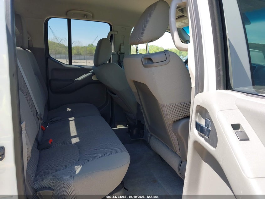 2012 NISSAN FRONTIER auction photo 8