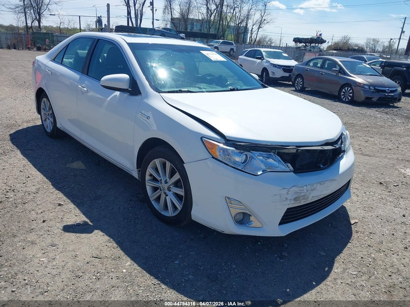 2013 Toyota Camry Hybrid Xle
