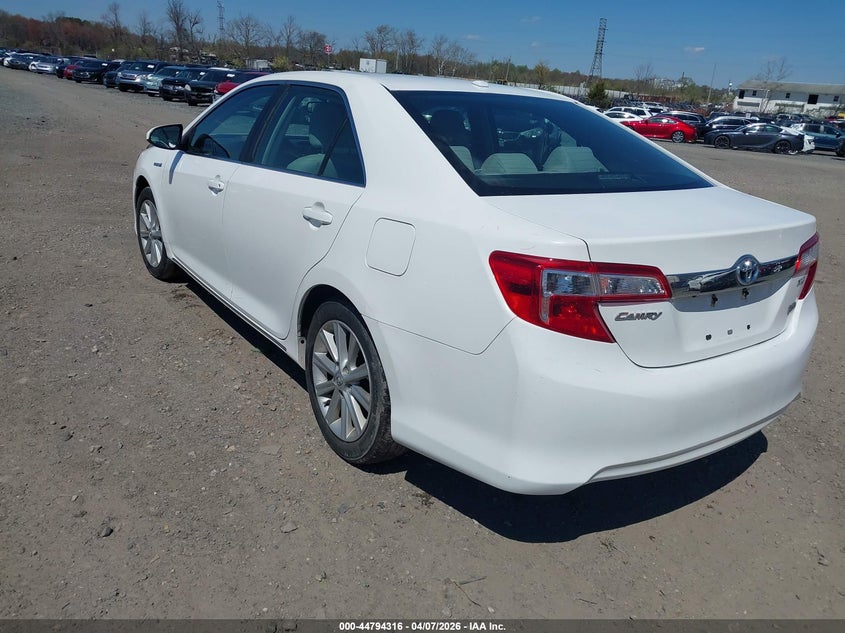 2013 Toyota Camry Hybrid Xle