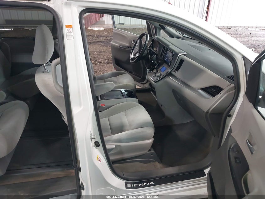 2018 Toyota Sienna Le 8 Passenger