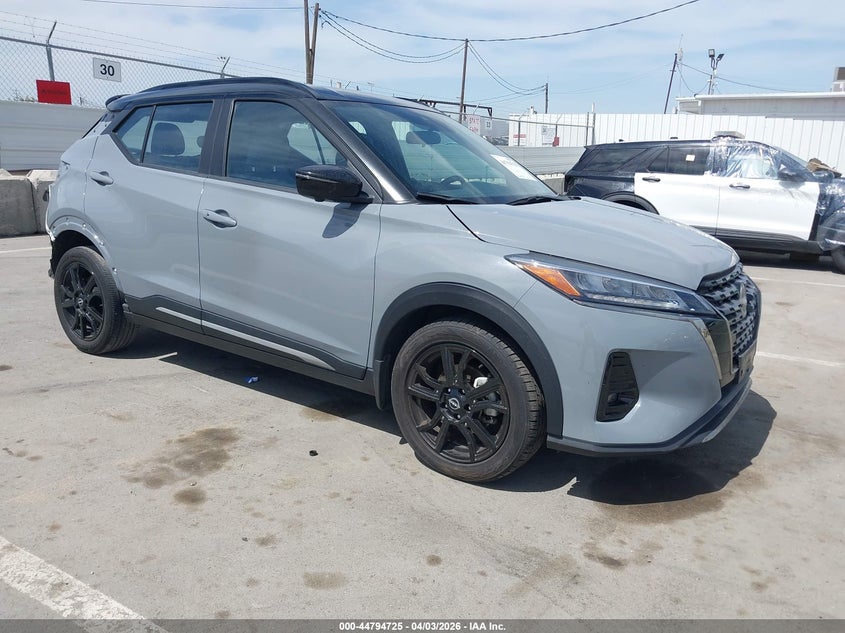 2023 Nissan Kicks Sr Xtronic Cvt
