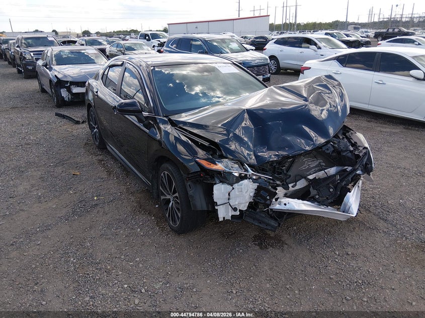 TOYOTA CAMRY SE 2020