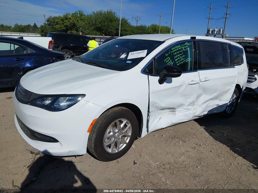 2C4RC1CG1TR151551 2026 Chrysler Voyager Lx photo 1