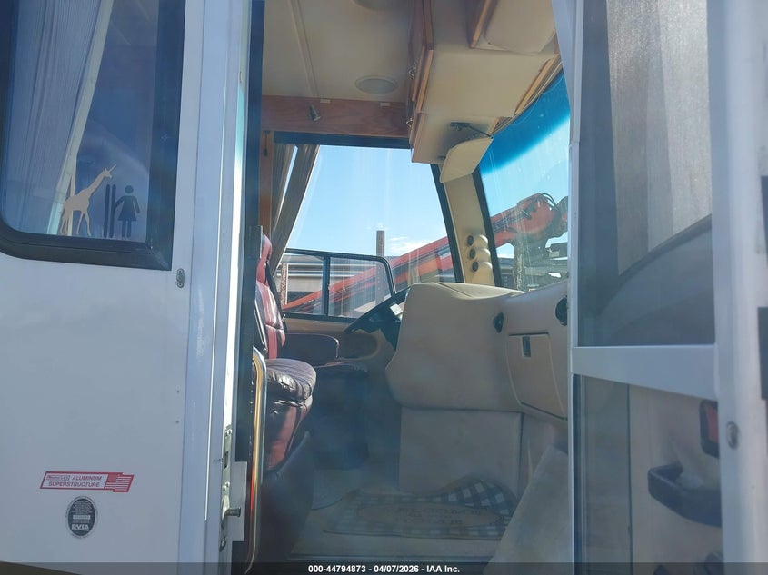 2000 SPARTAN MOTORS MOTORHOME auction photo 5