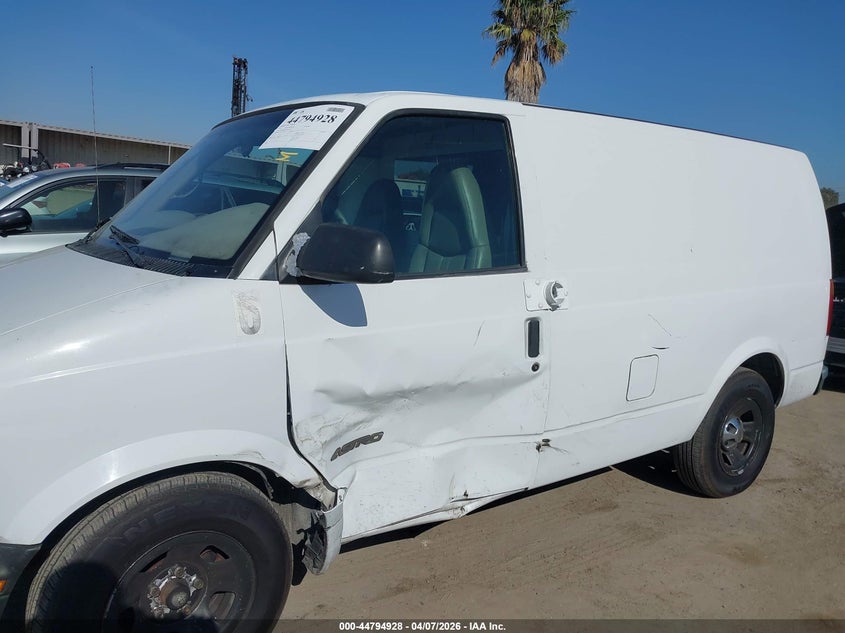 2001 Chevrolet Astro VIN: 1GCDM19W11B105218 Lot: 44794928