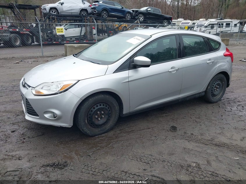 2012 Ford Focus Se 1FAHP3K21CL175672 photo 1