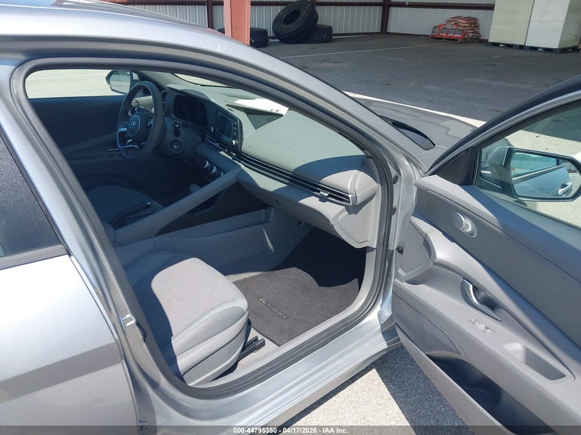 2021 Hyundai Elantra Se