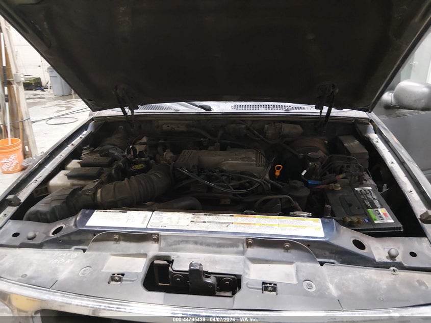 2000 Ford Explorer Eddie Bauer VIN: 1FMZU84P1YZB51322 Lot: 44795439