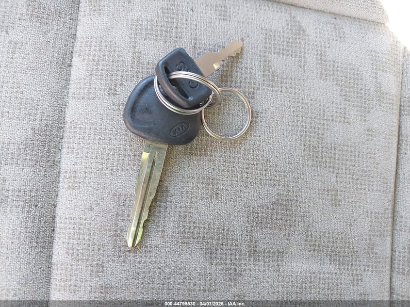 2008 Kia Sorento Lx Base VIN: KNDJD735585850763 Lot: 44795530