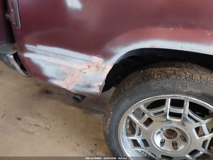 1996 Chevrolet Tahoe K1500 VIN: 1GNEK13R2TJ371487 Lot: 44795660