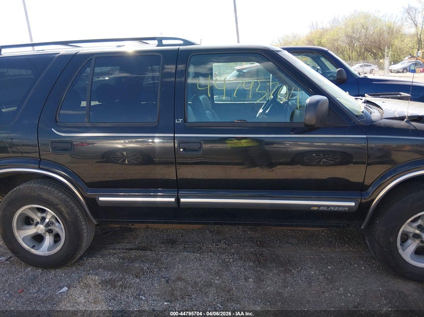1998 Chevrolet Blazer Lt VIN: 1GNCS13W3W2251726 Lot: 44795704