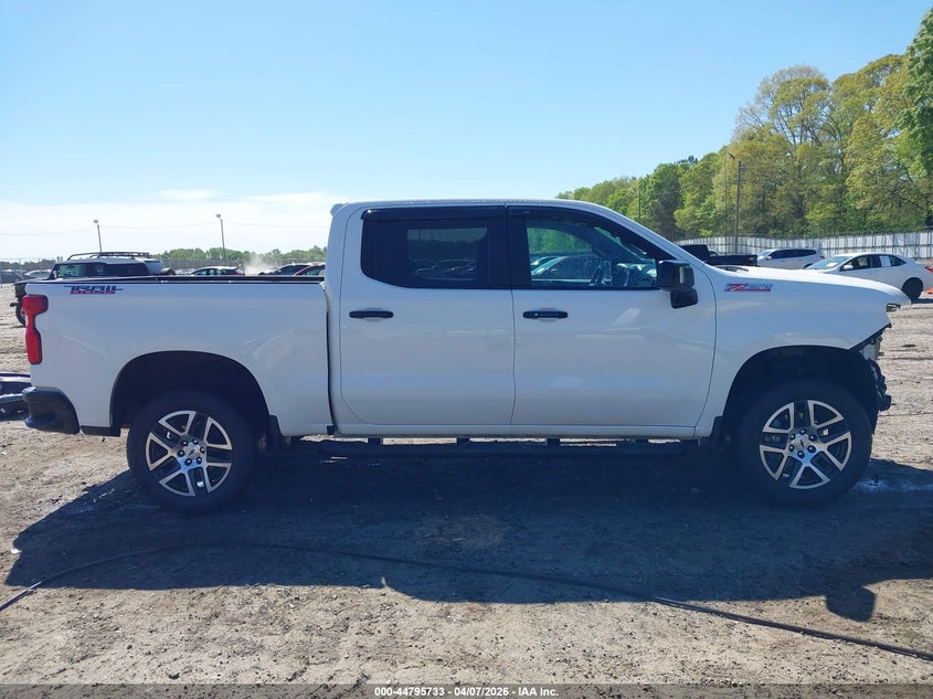 2020 Chevrolet Silverado 5.3 1500 4Wd Short Bed Lt Trail Boss white Lot 111044795733 Vin 3GCPYFED7LG296401