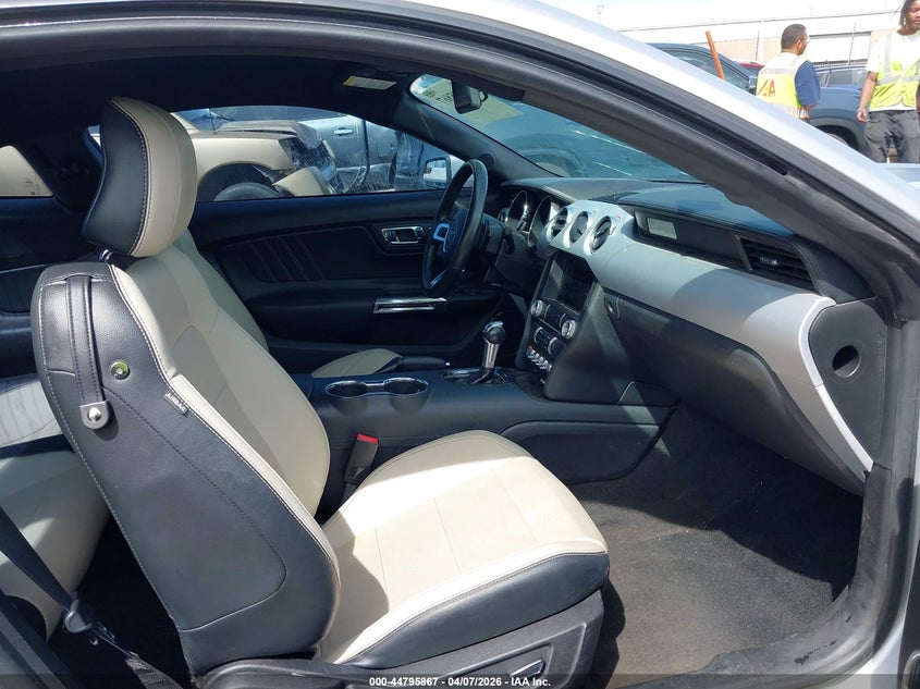 1FA6P8TH5H5263787 2017 Ford Mustang 2.3 Ecoboost silver