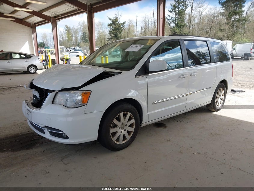 2016 Chrysler Town & Country Touring