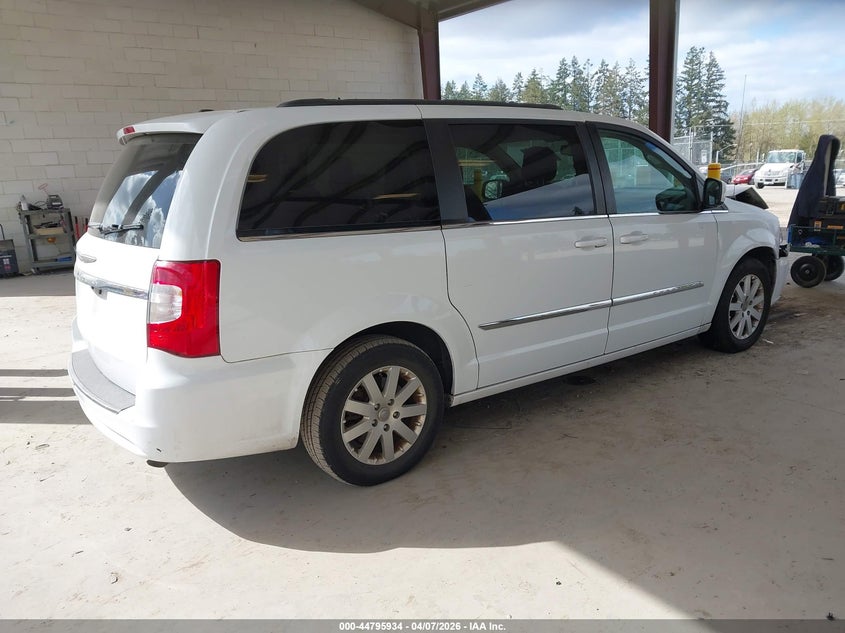 2016 Chrysler Town & Country Touring
