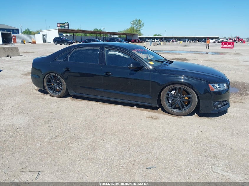 2017 Audi A8 L 4.0T Sport VIN: WAU43AFD9HN005587 Lot: 44795939