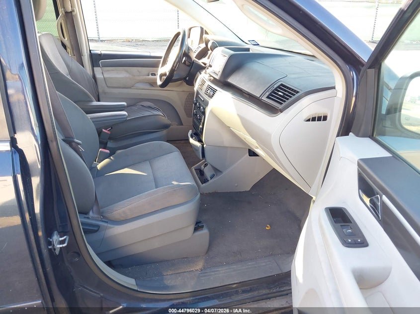 2009 Volkswagen Routan Se