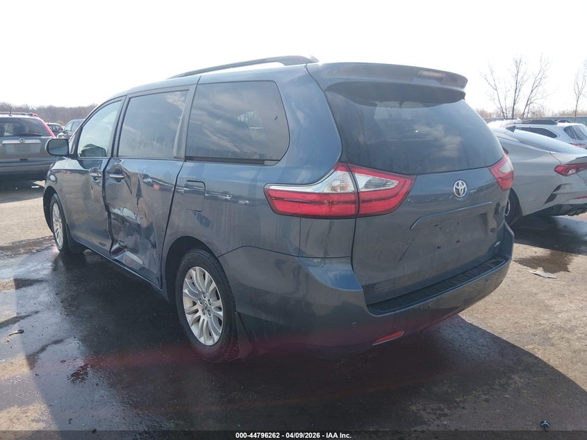 2017 Toyota Sienna Xle 8 Passenger