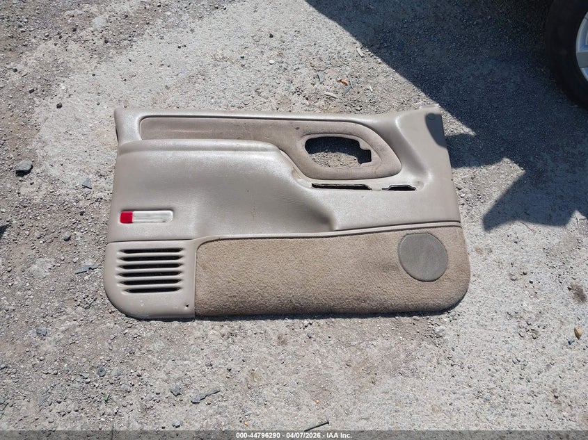 1996 Chevrolet Suburban K1500 VIN: 3GNFK16R5TG157028 Lot: 44796290