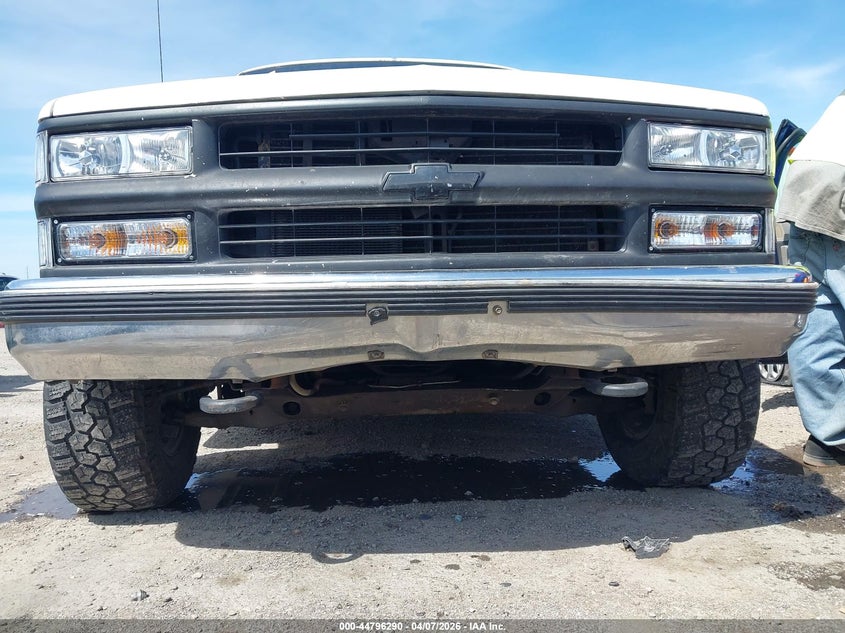 1996 Chevrolet Suburban K1500 VIN: 3GNFK16R5TG157028 Lot: 44796290