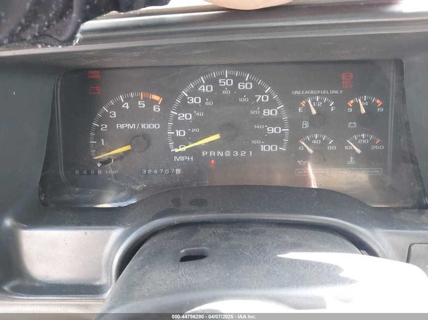 1996 Chevrolet Suburban K1500 VIN: 3GNFK16R5TG157028 Lot: 44796290