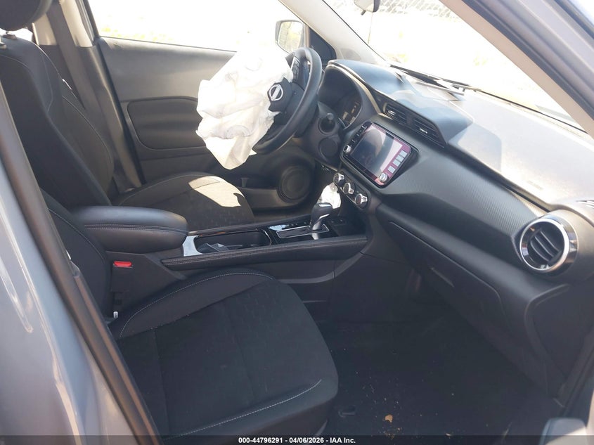 2024 Nissan Kicks Sv Xtronic Cvt