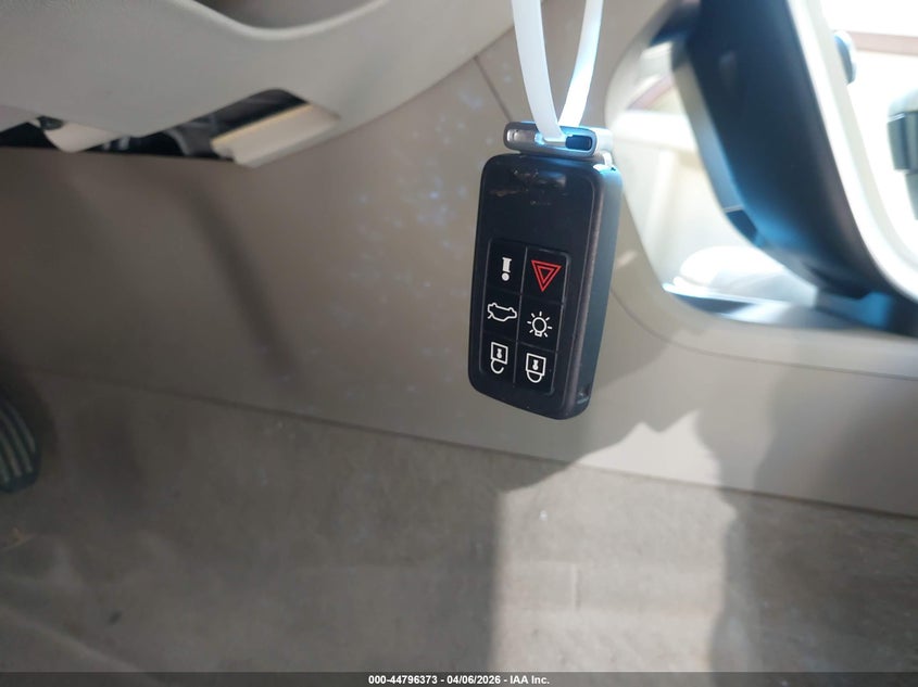 2010 Volvo S80 3.2 VIN: YV1960AS2A1127554 Lot: 44796373