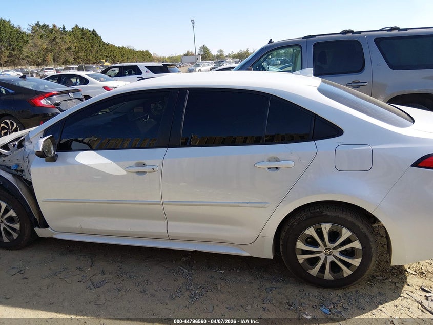 2022 Toyota Corolla 1.8 Hybrid Le white Lot 111044796560 Vin JTDEAMDE2N3013676