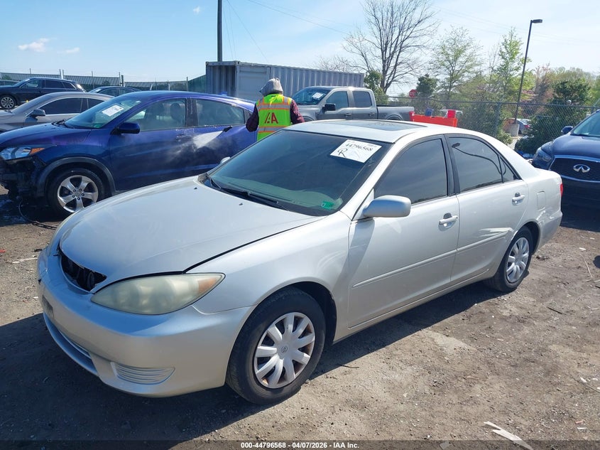 2005 Toyota Camry Le