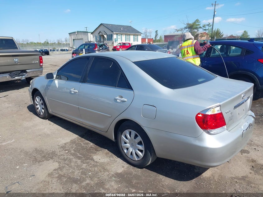 2005 Toyota Camry Le