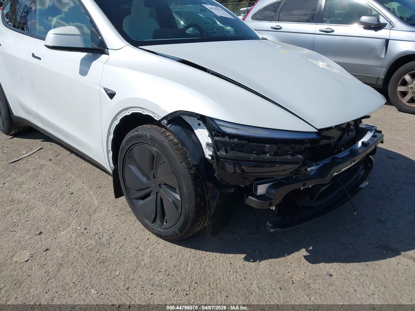 2026 Tesla Model y Premium Rear-Wheel Drive/Standard Rear-Wheel Drive white Lot 111044796578 Vin 7SAYGDED9TF600378