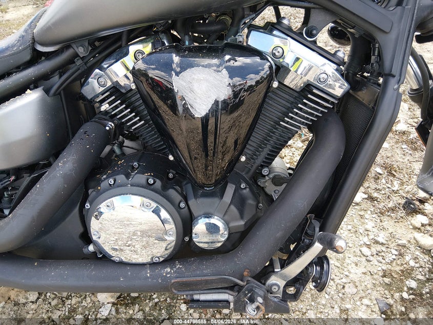 2014 Yamaha Xvs1300 Cu VIN: JYAVP33E4EA010795 Lot: 44796585