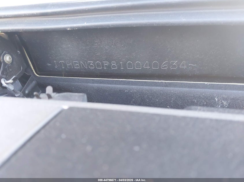 2001 Lexus Ls 430 VIN: JTHBN30F810040634 Lot: 44796671