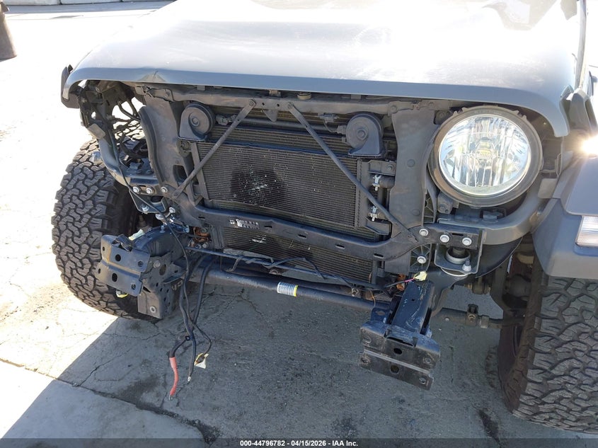 2020 Jeep Wrangler Unlimited Sahara 4X4 VIN: 1C4HJXEG8LW170638 Lot: 44796782