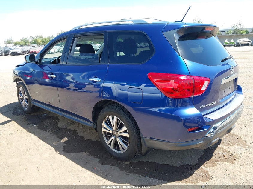 2017 Nissan Pathfinder Sv