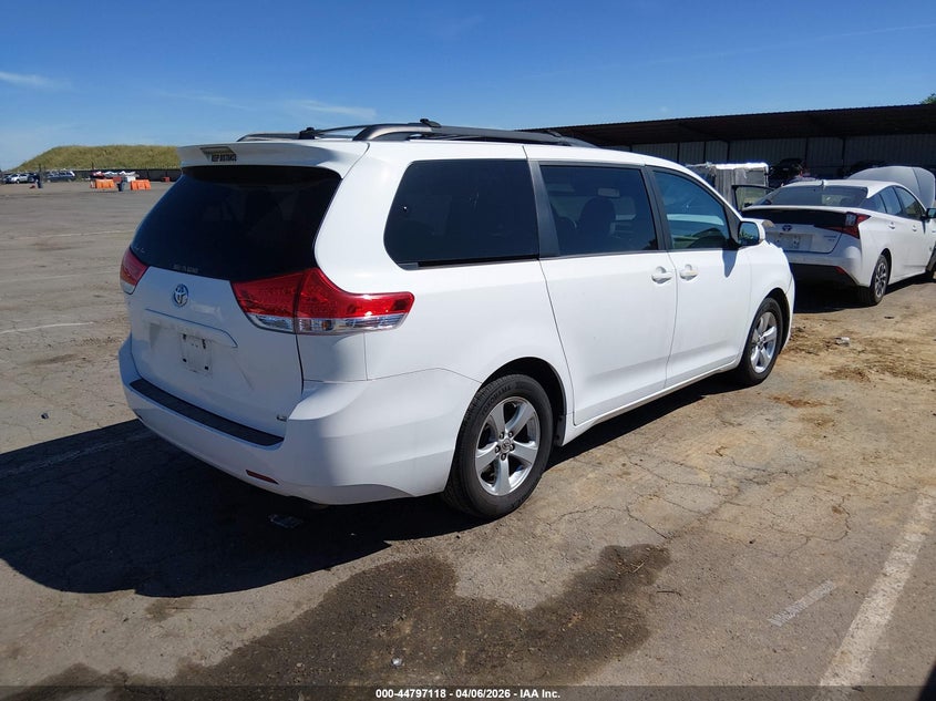 2011 Toyota Sienna Le V6