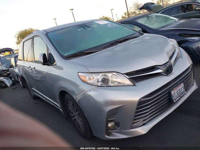 2020 Toyota Sienna Xle