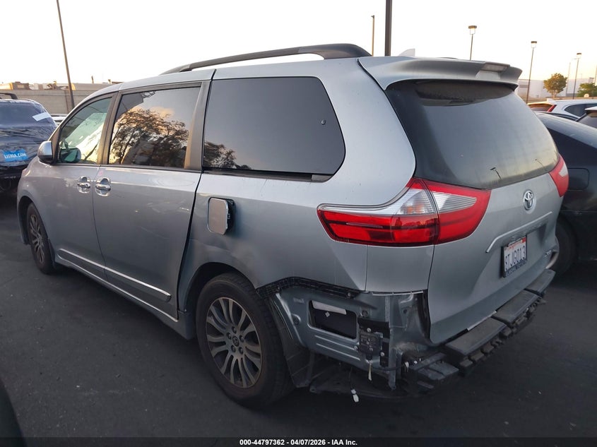 2020 Toyota Sienna Xle