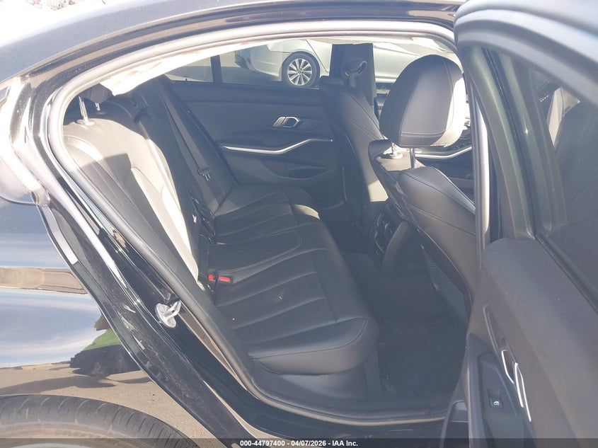 2023 BMW 3er 2.0 330I black Lot 111044797400 Vin 3MW69FF01P8D02064