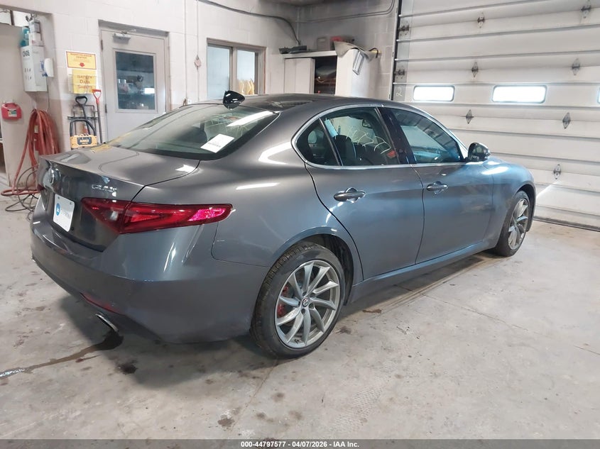 2017 Alfa Romeo Giulia Awd