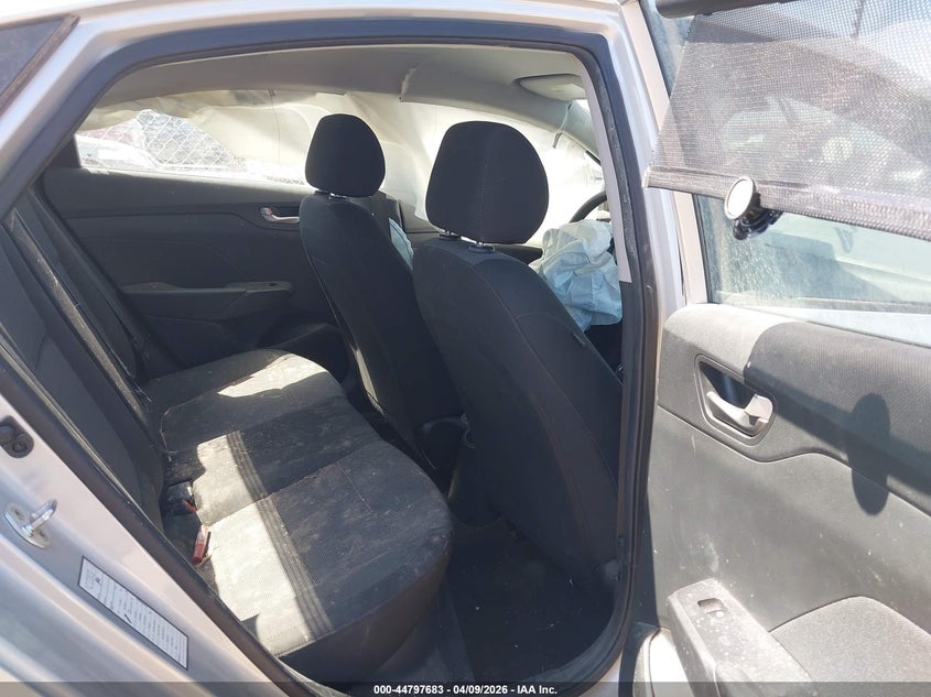 2019 Hyundai Accent 1.6 Se silver Lot 111044797683 Vin 3KPC24A32KE052554
