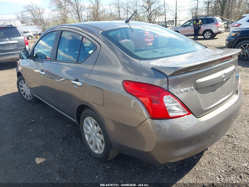 2013 Nissan Versa 1.6 Sv