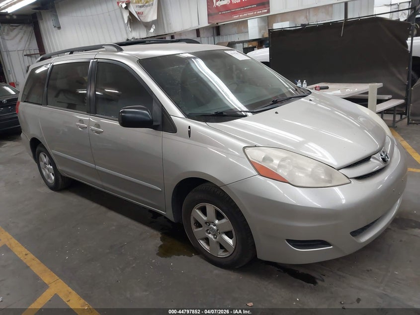 2010 Toyota Sienna Le