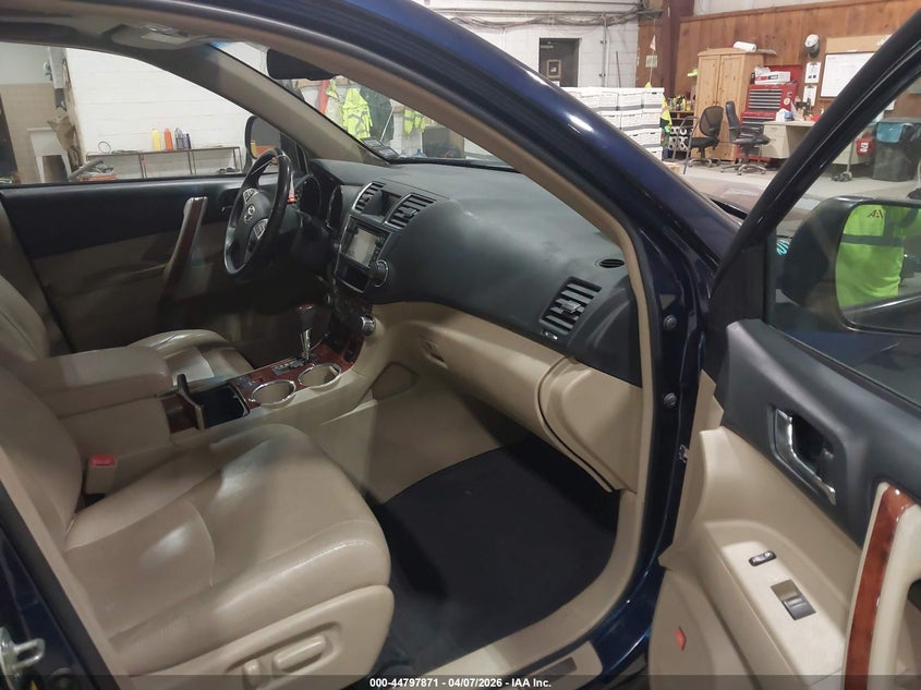 2013 Toyota Highlander Limited V6