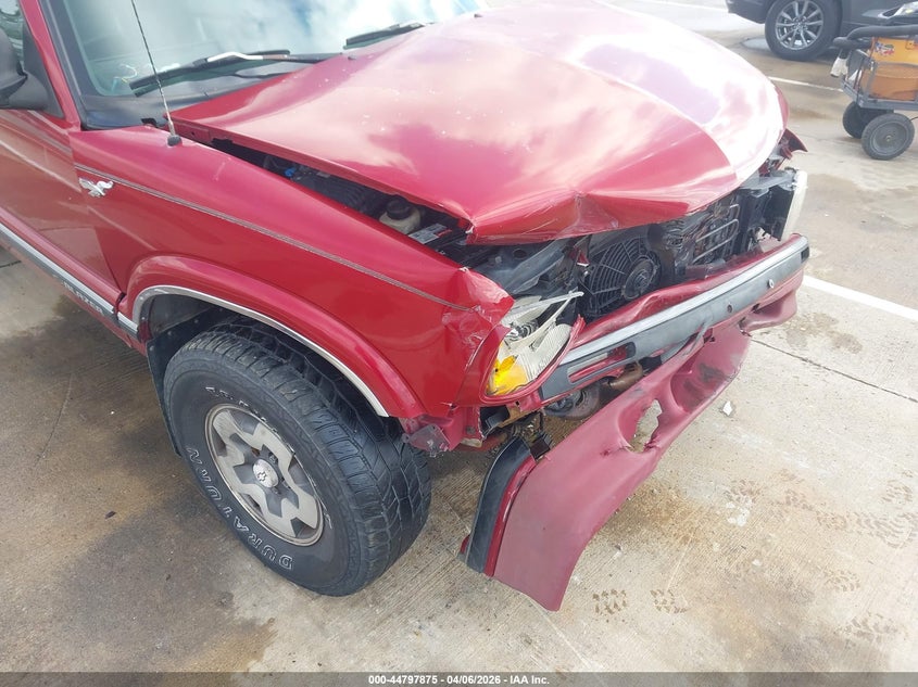 1997 Chevrolet Blazer Lt VIN: 1GNDT13WXV2262934 Lot: 44797875