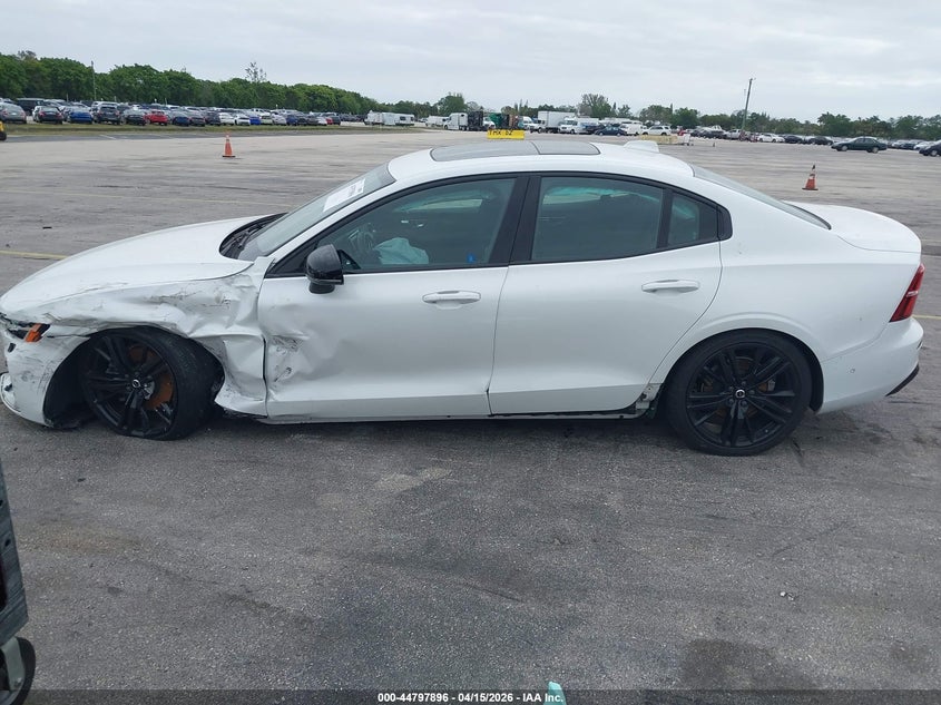 2024 Volvo S60 2.0 B5 Plus Black Edition white Lot 111044797896 Vin 7JRL12TH9RG281907
